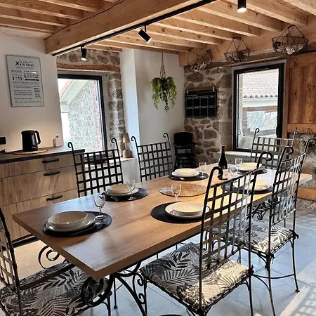 La Petite Chavanne 4 Etoiles 度假居 Champdieu